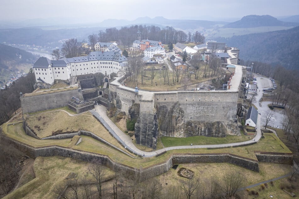 Bei einer Führung könnt ihr am Sonntag die geheimnisvolle Unterwelt der Wehranlage entdecken.