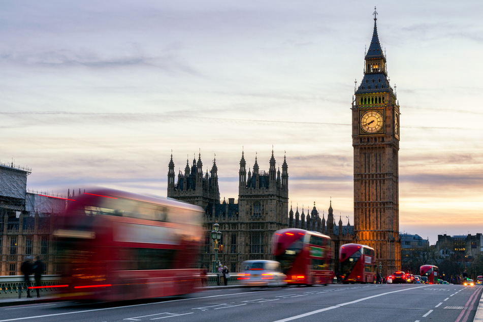 Nachdem eine Schülerin (†13) 2019 bei einer Klassenfahrt in London starb, hat die Staatsanwaltschaft die Ermittlungen gegen vier Lehrkräfte eingestellt. (Symbolbild)
