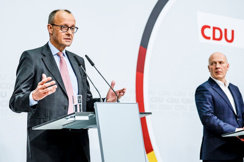 CDU-Bundesvorsitzender Friedrich Merz (l.) spricht von einem guten Start der CDU ins Jahr 2023.