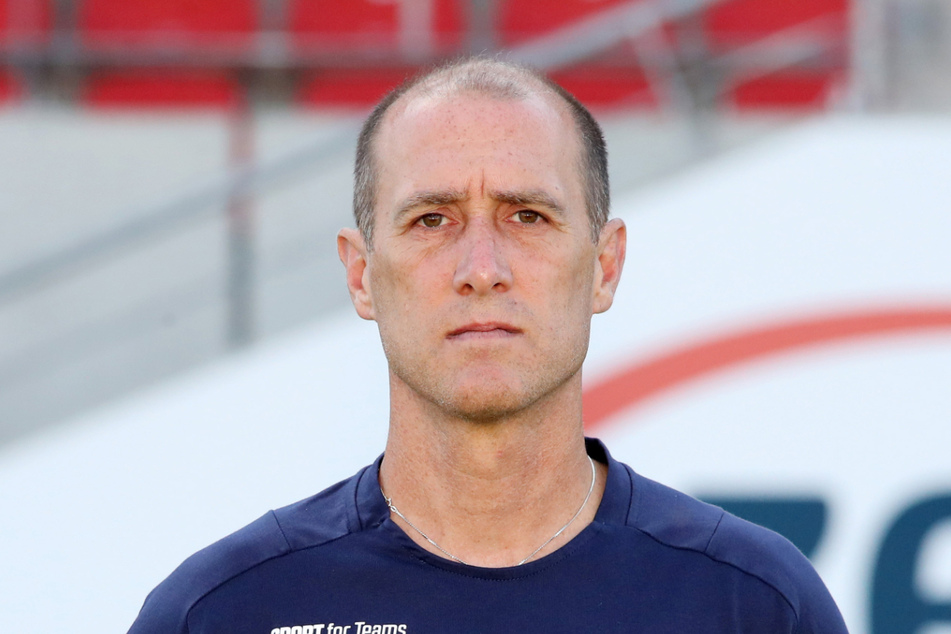 FSV-Coach Joe Enochs (49).