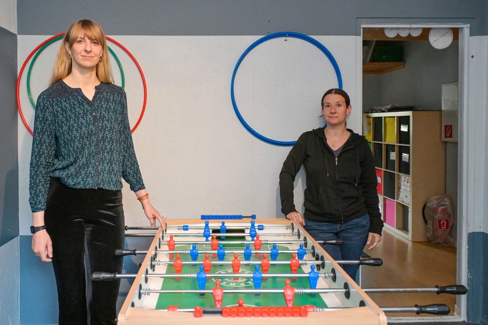 Der Kinder- und Jugendklub "Treff im Hochhaus" schlug Alarm. Hier Sandra Jäpel (42, r.) und Lauren Lasa (30).