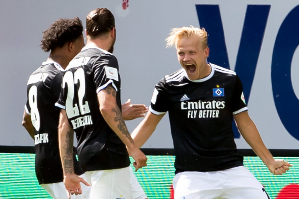 Mit dem Treffer von Joel Pohjanpalo (rechts) begann die Partie hoffnungsvoll für den HSV.