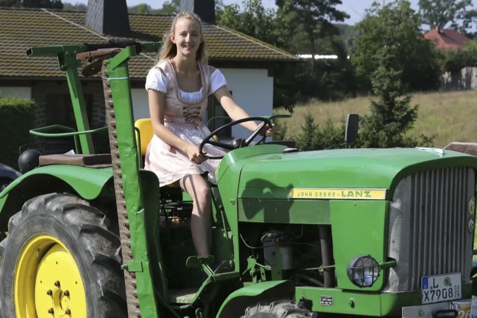 Der gehört ihr. Wenn Lilly nicht auf dem John Deer-Lanz 300 sitzt, fährt sie am liebsten ihren Trabi 601.