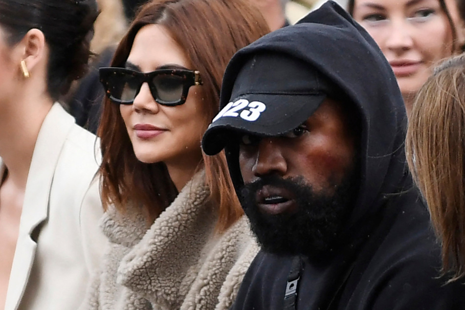Kanye West verteidigt rassistischen T-Shirt-Slogan: "einfach aus einem Gefühl heraus"