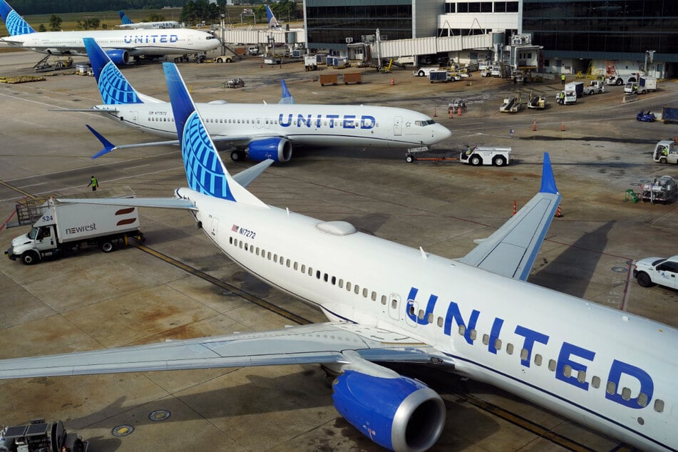 Ein United-Airlines-Flugzeug hat beim Start in Los Angeles ein Rad verloren. (Symbolbild)