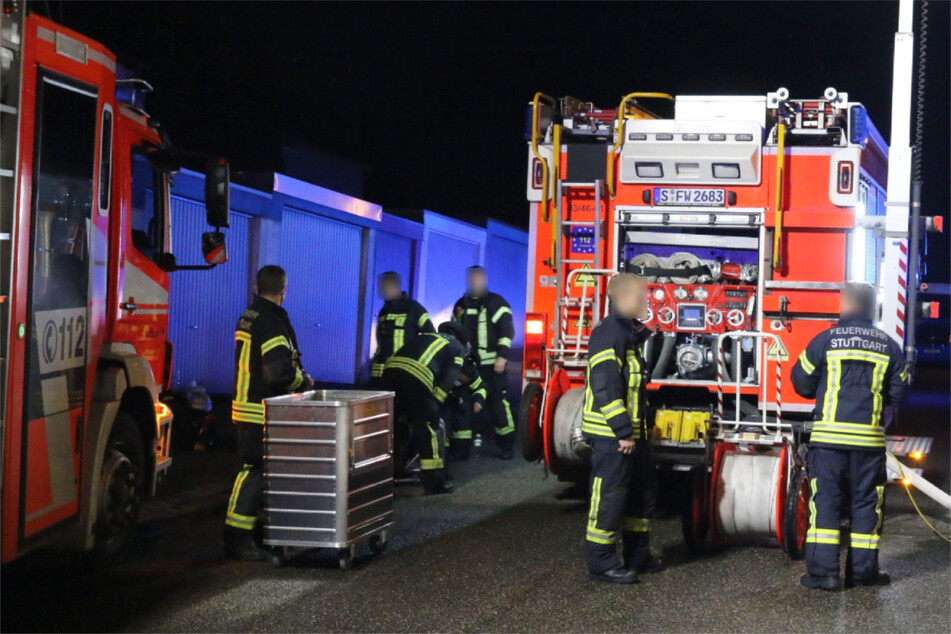 Einsatzkräfte am Samstagabend in der Darmstädter Straße.