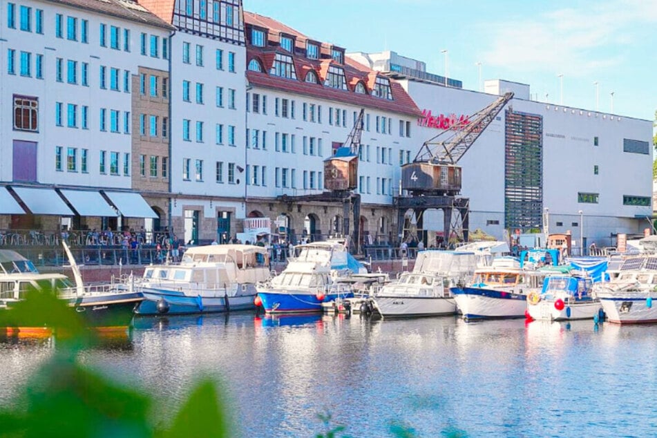 Tempelhofer Hafen shopping center Berlin