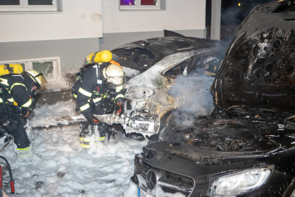 Brandstiftung? Luxus-Autos brennen in Hamburg