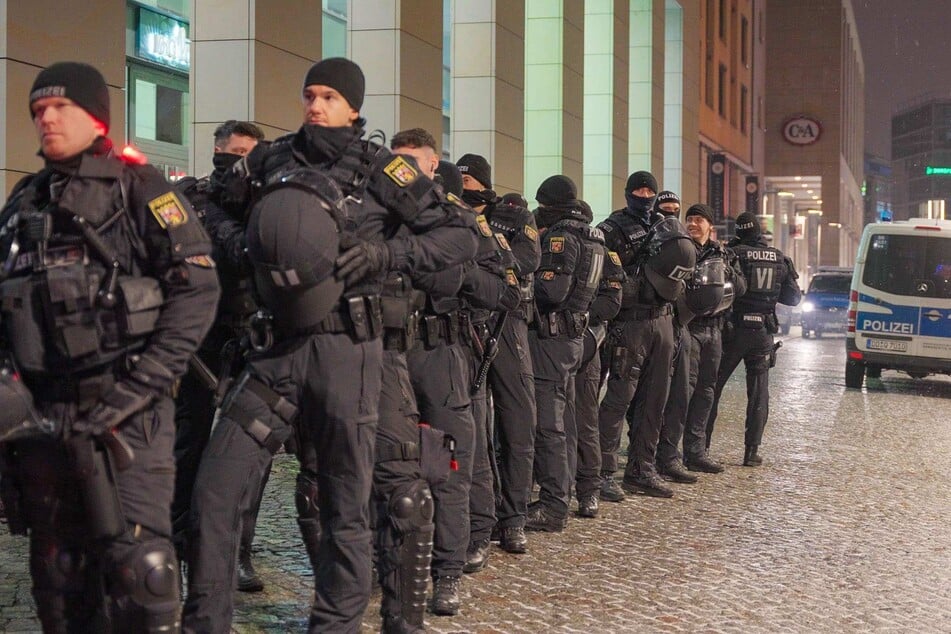 Rund 1500 Polizisten waren zum Gedenktag am 13. Februar in Dresden im Einsatz.