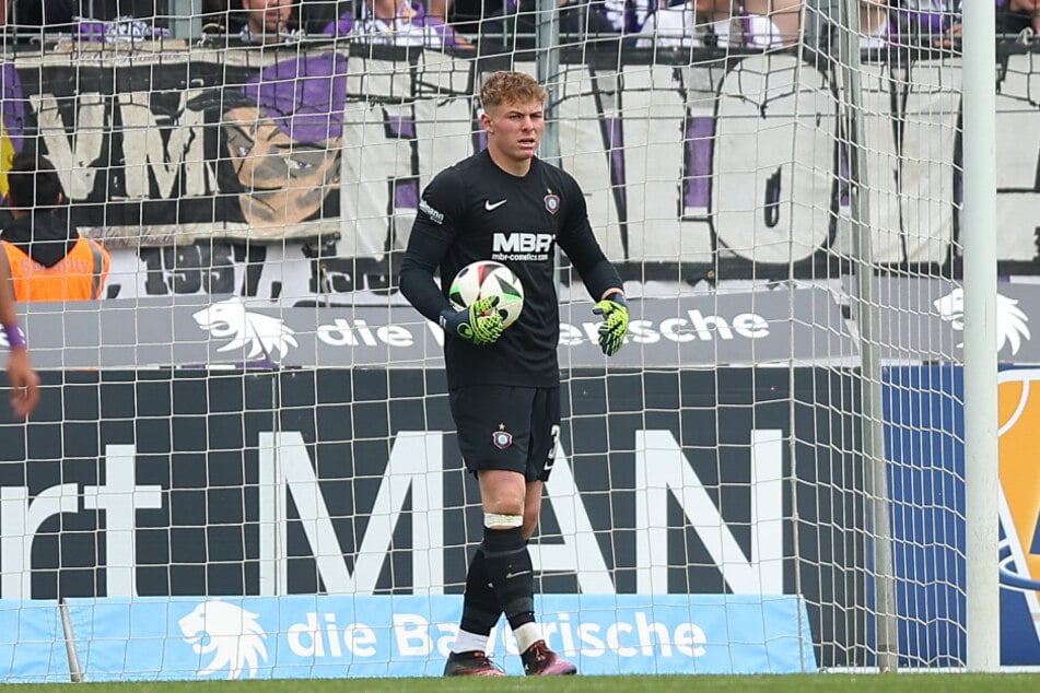 Auf das Spiel in Ulm folgte für Max Uhlig (19) eine Zwangspause. Er zog sich einen Anriss der Patellasehne im rechten Knie zu.