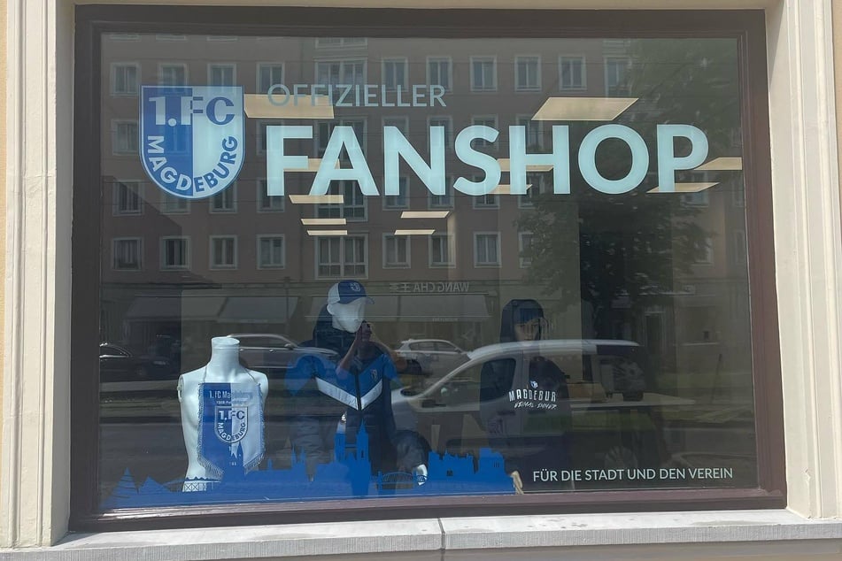 Lange Schlange vor dem FCM-Fanshop: Das war der Grund