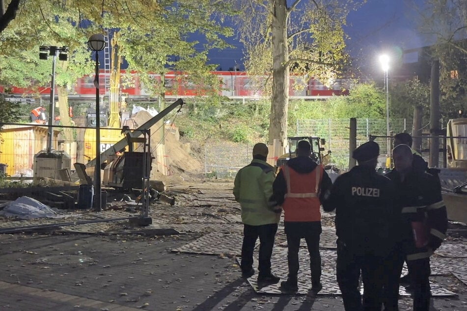 Die Bombe befindet sich auf dem Gelände der Grundschule Sternschanze in der Altonaer Straße.