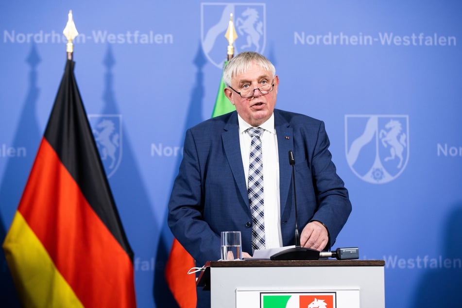 NRW-Gesundheitsminister Karl-Josef Laumann (63,CDU) hat in seinem Haus auf dem Land langsames Internet.