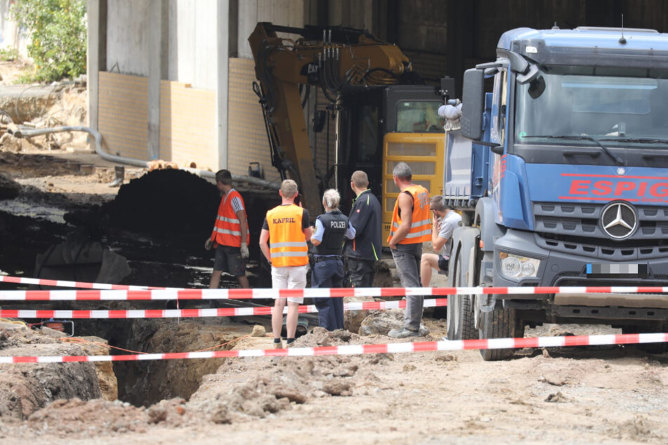 Baggerfahrer hatten die Sprengkörper freigelegt, die am Mittwoch abtransportiert werden konnten.
