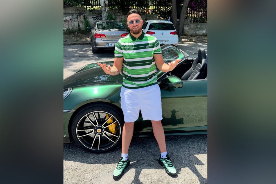 Das Haus an dem Sprengsatz-Spuren entdeckt wurden, gehört Rapper Azet (29/ bürgerlich Granit Musa).