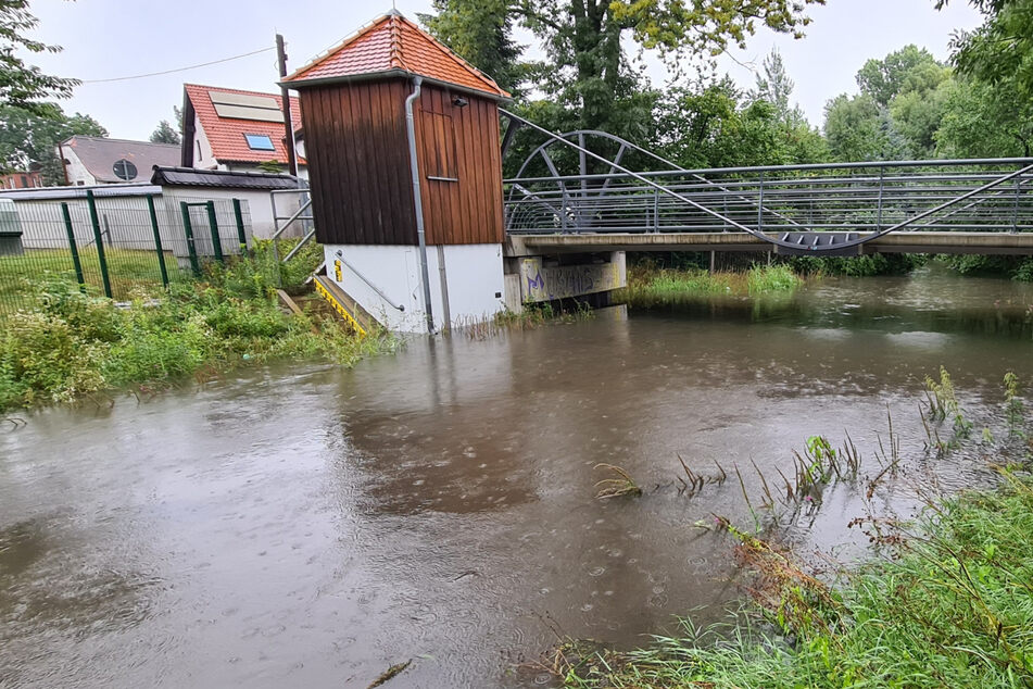 Hochwasser-Alarm in Leipzig! Feuerwehr im Dauereinsatz