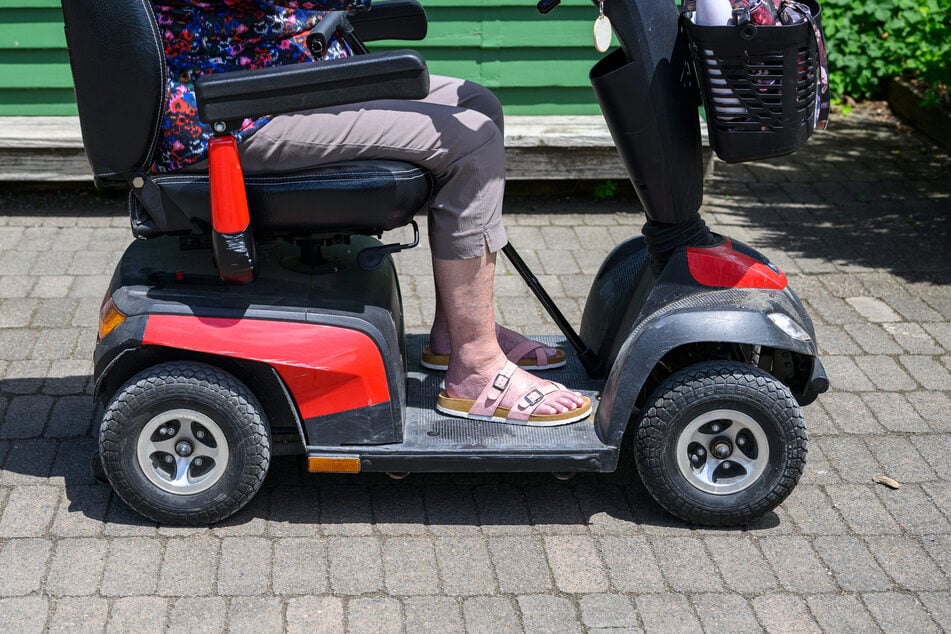 Die Seniorin war an Deck des Schiffes mit einem E-Mobil unterwegs, ehe sie die Kontrolle darüber verlor. (Symbolfoto)