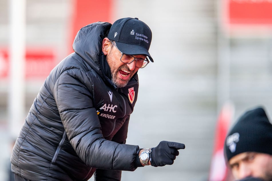 Pele Wollitz (59) verriet das nächste Kabinen-Interna von Energie Cottbus.
