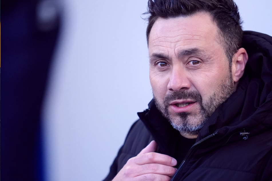 Erstliga-Coach enthüllt Details zu Kabinen-Schlägerei: Wie in einem Pub!