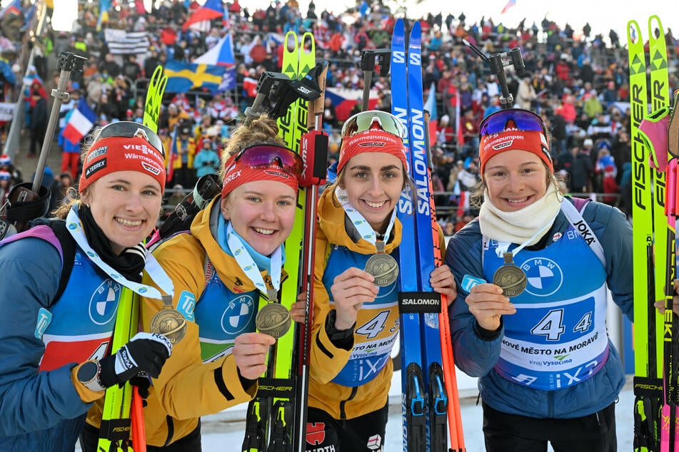 Mit der Staffel holte Vanessa Voigt (2.v.r.) im vergangenen Februar WM-Bronze. Doch der Winter hinterließ tiefe Spuren.