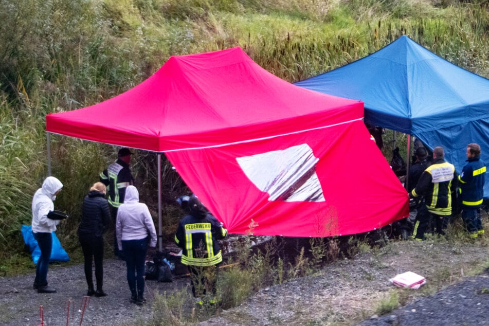 Spaziergänger hatten den Leichnam am 17. September 2022 im südosthessischen Linsengericht nahe der Bahngleise entdeckt.