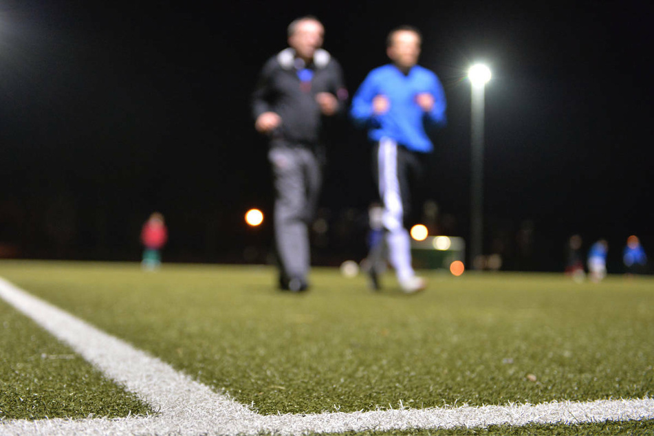Berlin: Trotz Corona: Berliner Fußball-Verband will Spielbetrieb nicht aussetzen