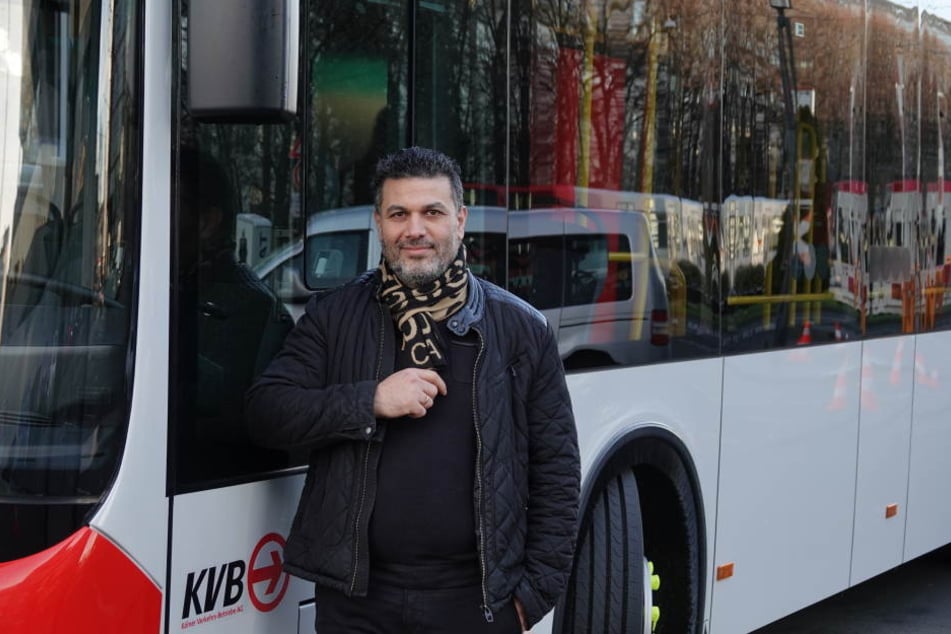 Busfahrer Roni Nasra fährt für die KVB Bus.