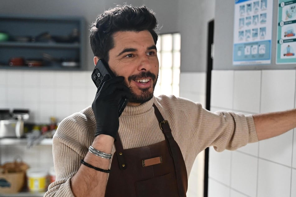 Matteo freut sich über eine Zukunft mit Emma und Valea.