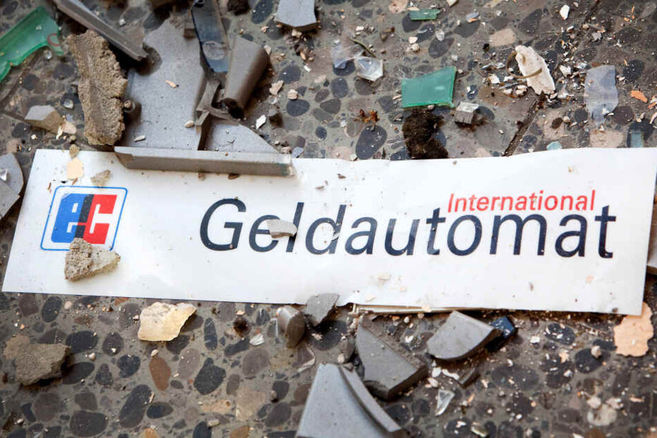 Die Verursacher der Sprengung konnten bislang nicht gefasst werden. (Symbolbild)