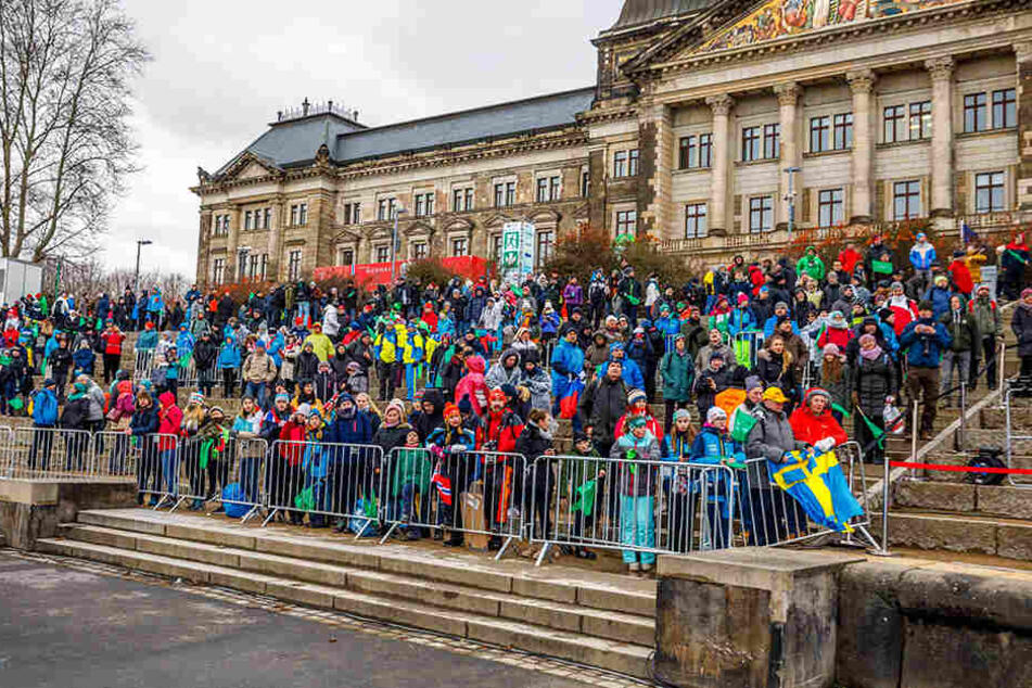 Der Weltcup zog leider nur knapp 3000 Zuschauer ans Elbufer.