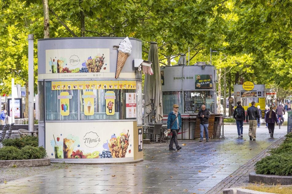 Die runden Imbiss-Pavillons auf der Prager Straße sollen verschwinden.