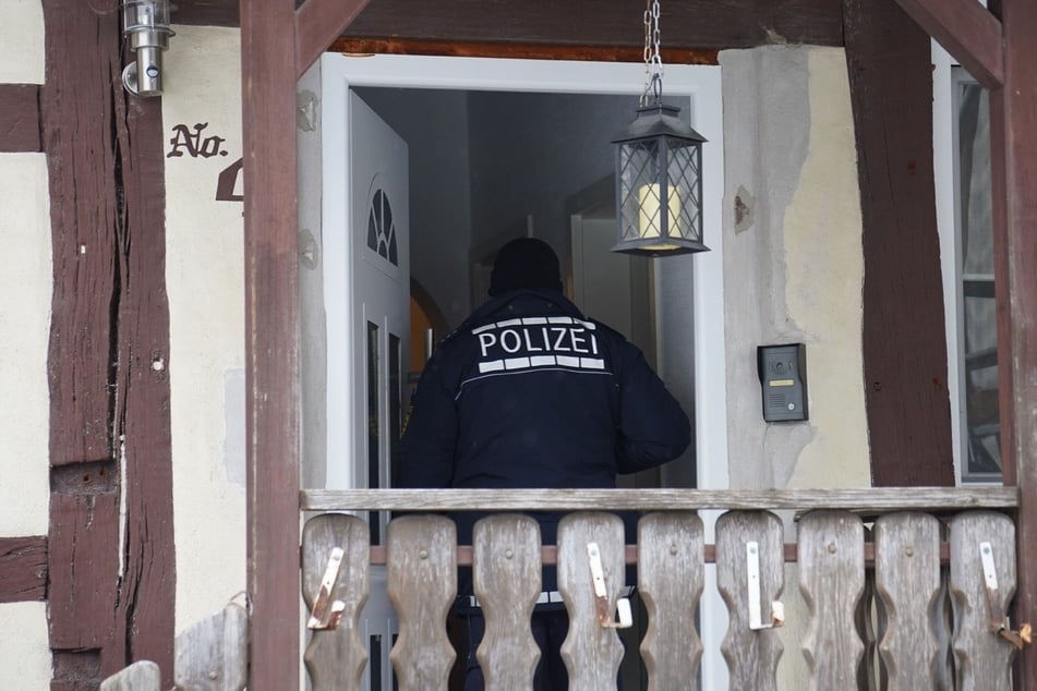 Noch ist unklar, weswegen das Treppenhaus urplötzlich eingestürzt ist. Das Haus sei jedoch nicht einsturzgefährdet.