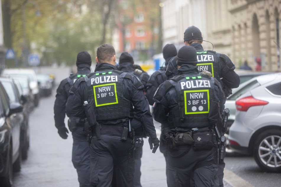 Köln: Schock-Tat im Studentenviertel: Mann aus fahrendem Auto angeschossen