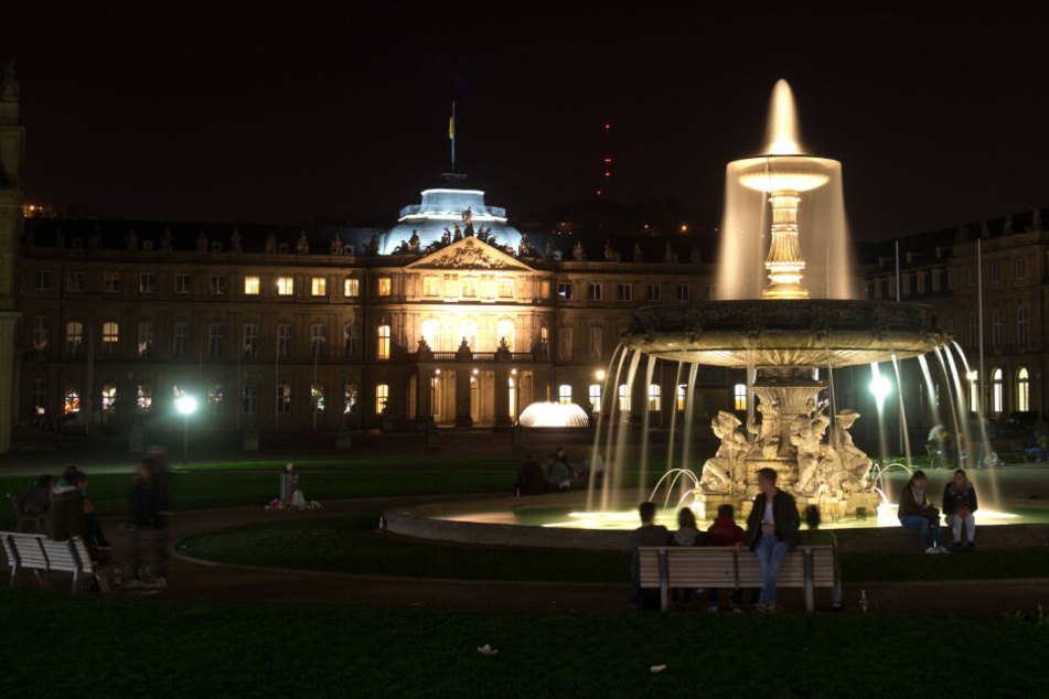 Das neue Schloss in Stuttgart: die meisten Lichter sind aus. (Archivbild)