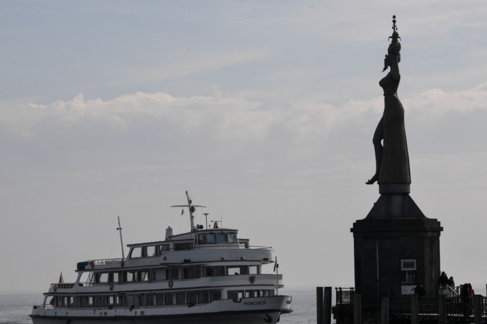 Die MS München fährt in den Konstanzer Hafen ein. (Archivbild)