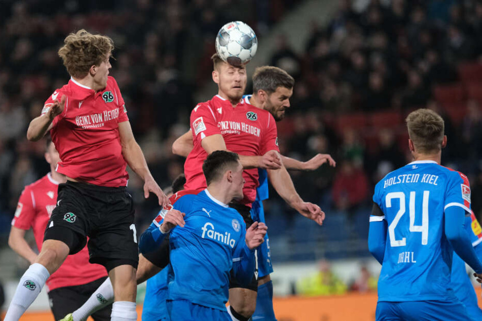 Die Partie in Liga zwei zwischen Hannover und Kiel konnte fortgesetzt werden.