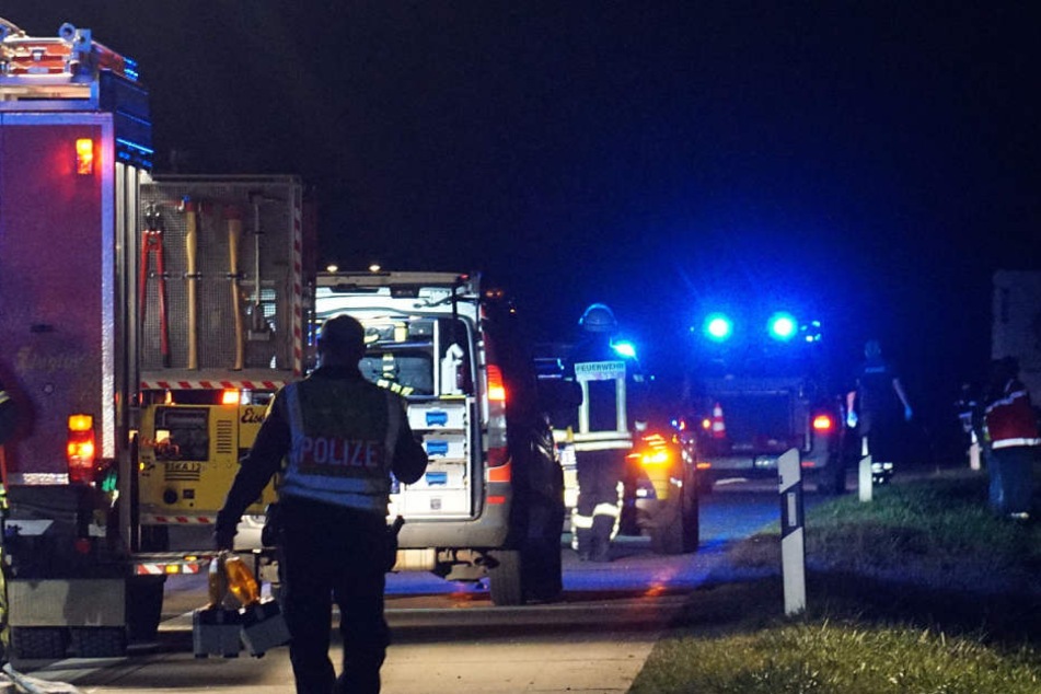 Auf der B242 im Harz ist am Donnerstagabend ein Mann von zwei Autos angefahren nd überrollt wurden. Er starb im Krankenhaus. (Symbolbild)