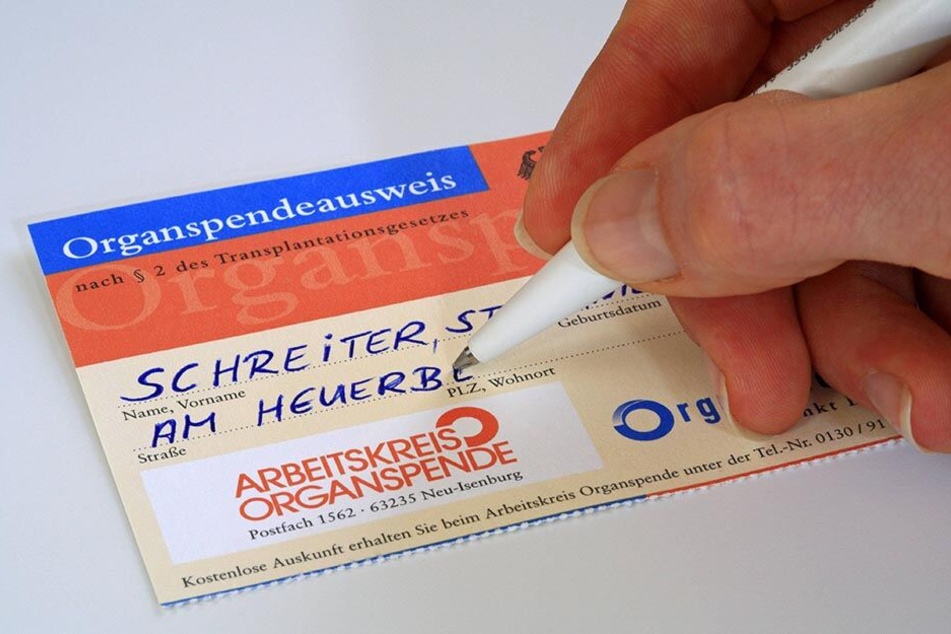 Mit einem Organspendeausweis verleiht man zu Lebzeiten klar seinem Willen Ausdruck: Will man Spender sein oder nicht.