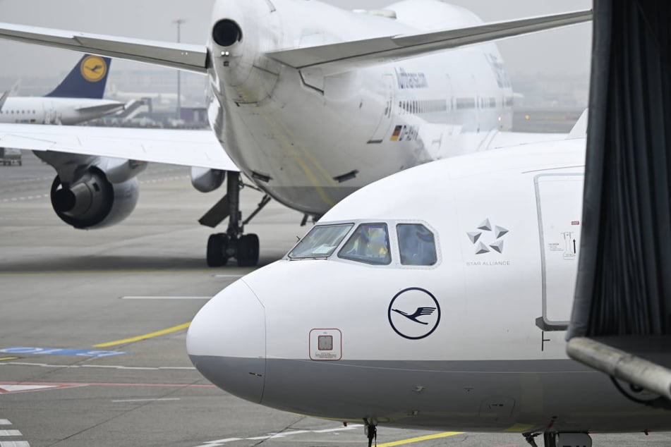 Lufthansa: Frankfurter Flughafen: Geregelter Betrieb nach Lufthansa-Chaos