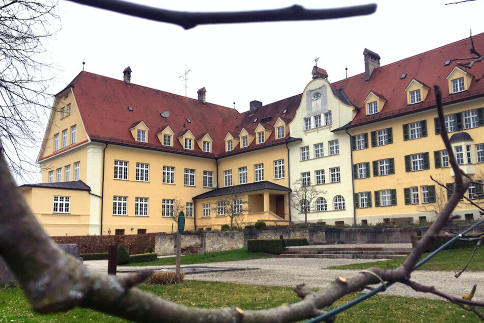 Das ehemalige katholische Piusheim in Baiern.