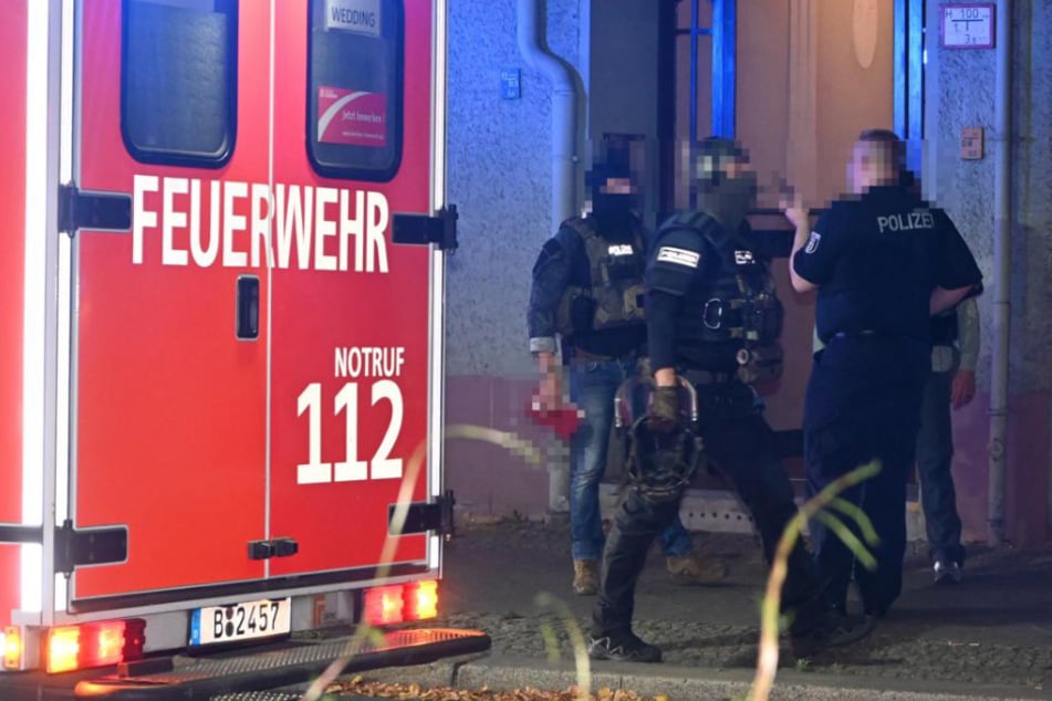 Schüsse in Berliner Innenhof: SEK-Team überwältigt Pistolen-Mann