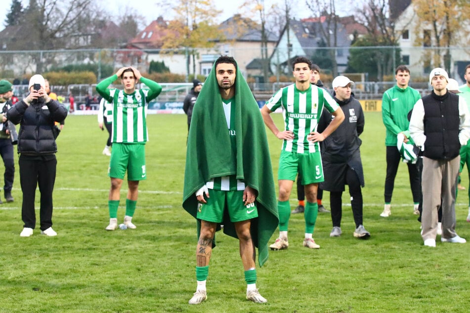 Leipzigs bester Torschütze, Stanley Ratifo (30, v.), konnte gegen die Niederlage am Samstag auch nichts ausrichten.
