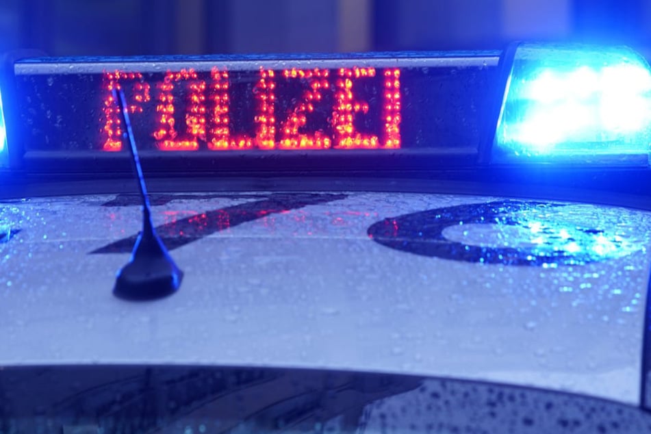 Betrunken gegen Hauswand gefahren: Polizei stellt 53-Jährige in Kerpen!