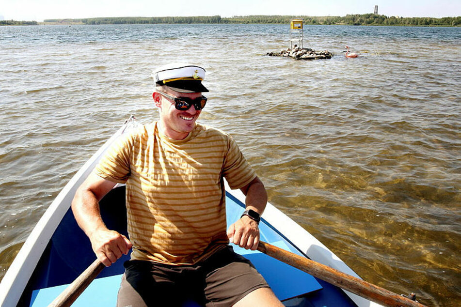 Thomas Knoll (37) vom Team "Paddelmax" rudert regelmäßig über den Cospudener See.