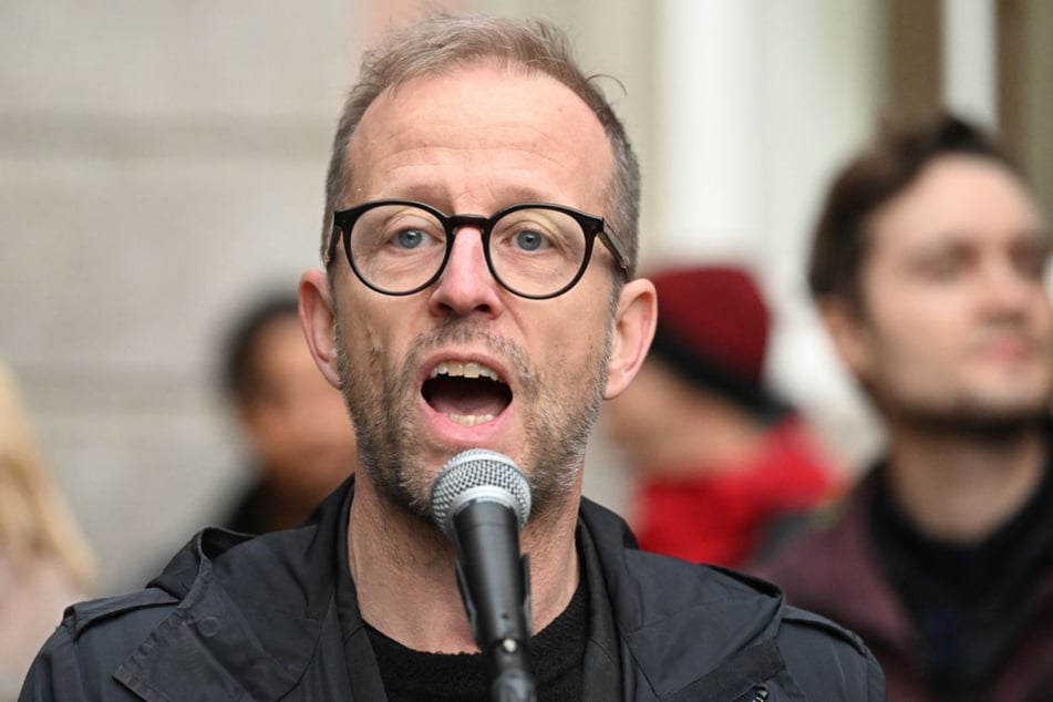 Auch Andreas Karlaganis (51), Generalintendant des Düsseldorfer Schauspielhauses, hatte sich an den Protest beteiligt.