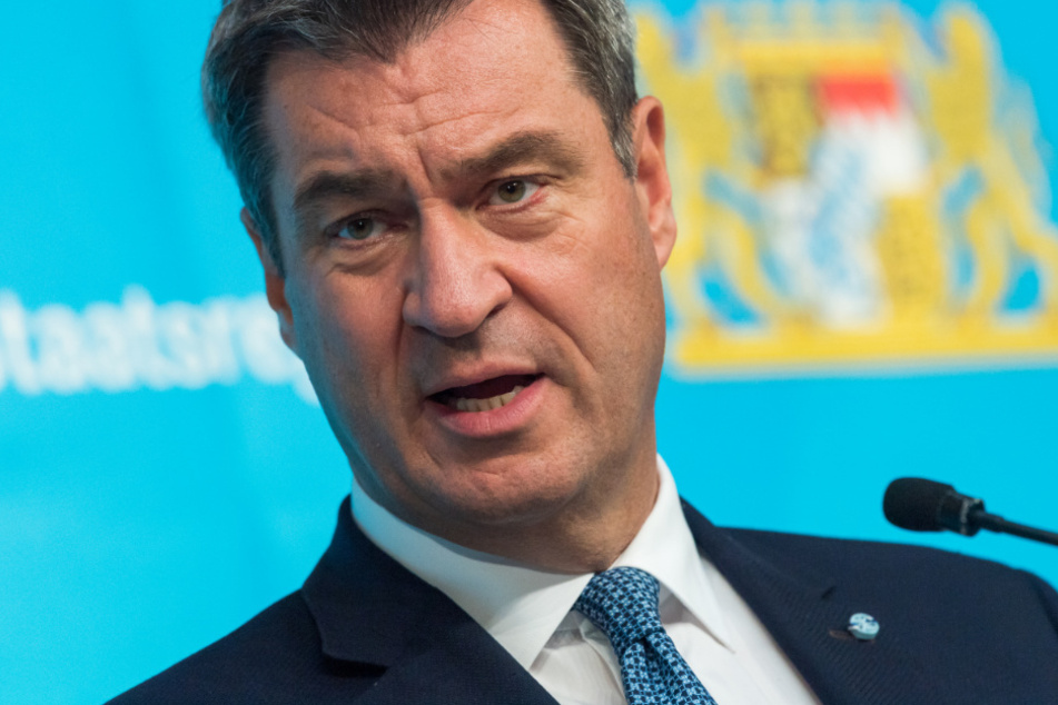 Bayerns Ministerpräsident Markus Söder (53, CSU) spricht im Hinblick auf Fußballfans in Stadien einmal mehr Klartext.
