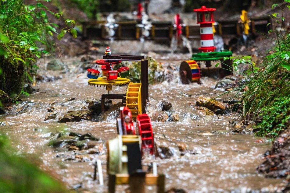 Die Wasserräder im Sternmühlental sind nicht nur für Kinder ein bunter Augenschmaus.