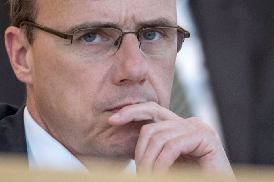 Hessens Innenminister Peter Beuth äußerte sich zu den ersten Erkenntnissen der Sicherheitsbehörden (Symbolfoto).