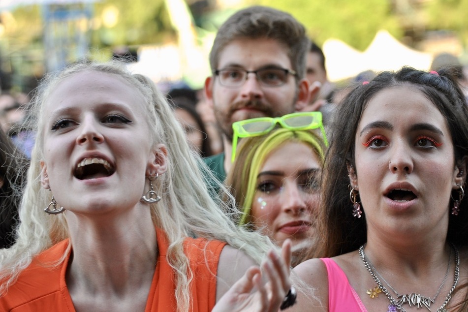 Fans looked on in amazement during Ashnikko's set.