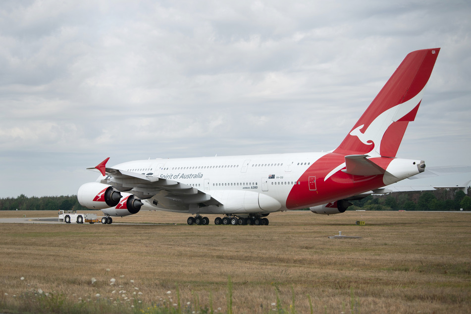 Aus Sorge vor einer weiteren Verbreitung des Coronavirus will Australiens nationale Fluggesellschaft Qantas eine Impfpflicht für ihre Passagiere einführen.